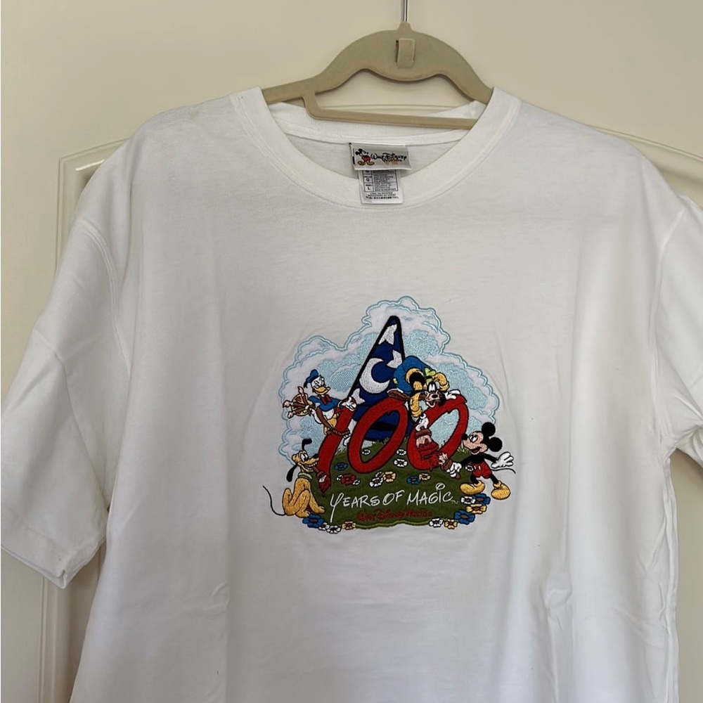 Vintage Walt Disney world embroidered t-shirt “100 years of magic” size large